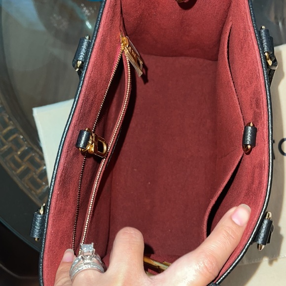 ⚜️Louis Vuitton On The Go PM⚜️ - Picture 3 of 16